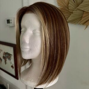Ash Dark Blonde Synthetic Long Bob Wig with highlights! Great condition!